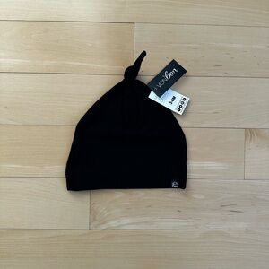 VONBON Black Knotted Beanie